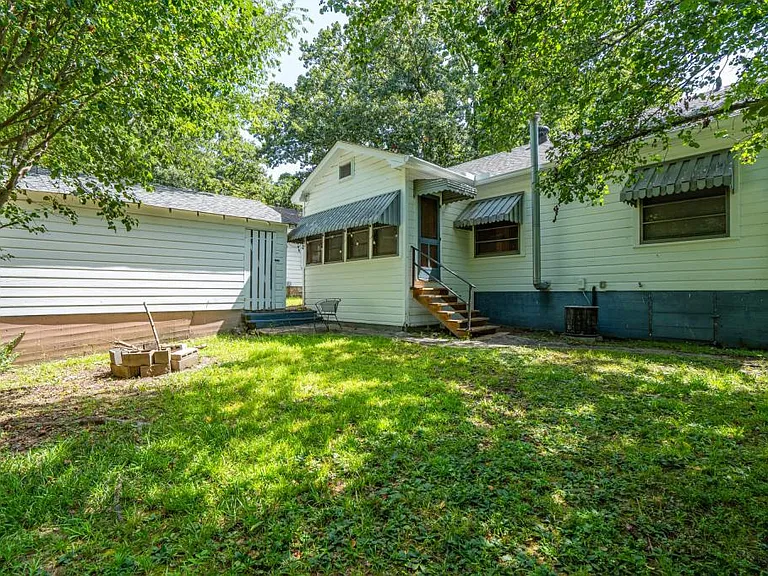 102 Chitwood St — Photo 23