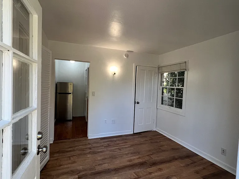 2200 S Coast Highway D.5 — Photo 11