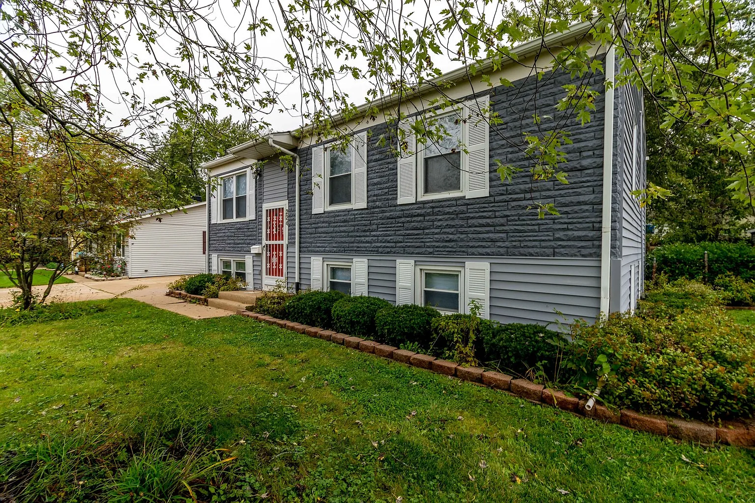 224 E Maxon Ln photo 1