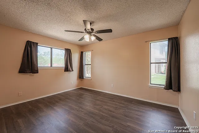 1002 River Oak Main House Seguin Ter #MAIN HOUSE — Photo 12