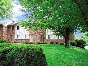 2nd image of 250 Hillcrest Dr APT 7D
