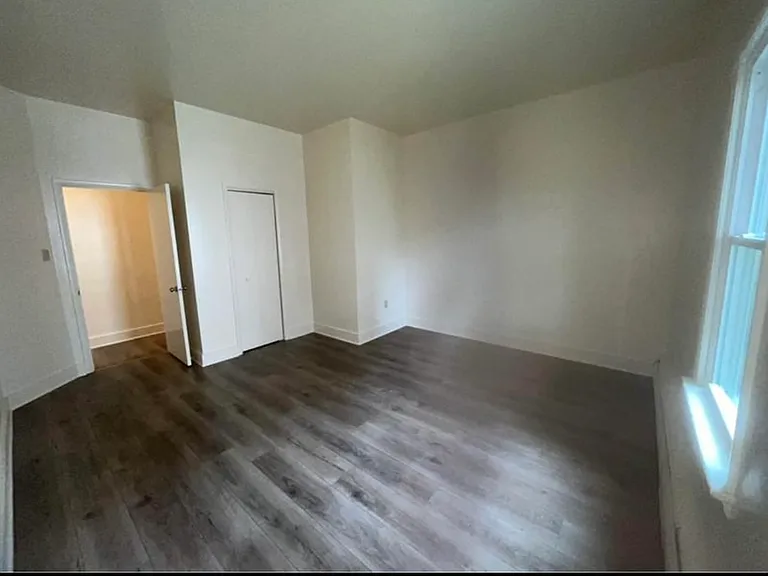 200 Pennsylvania Ave #7 — Photo 8