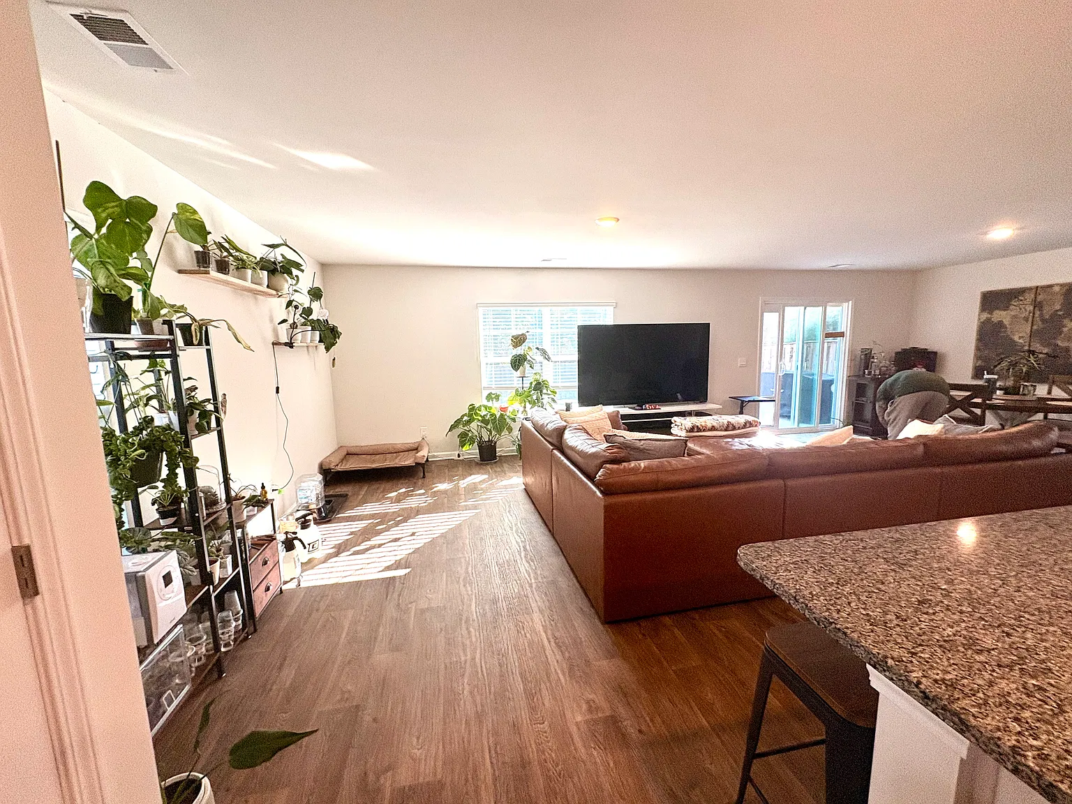 4 bed, 2.5 bath, 2174 sqft, $2,450 — Photo 3