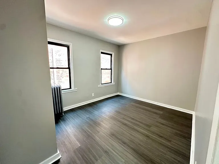 52-54 S Arlington Ave — Photo 4