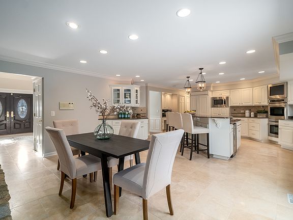 4th image of 1128 Kinsie Ct