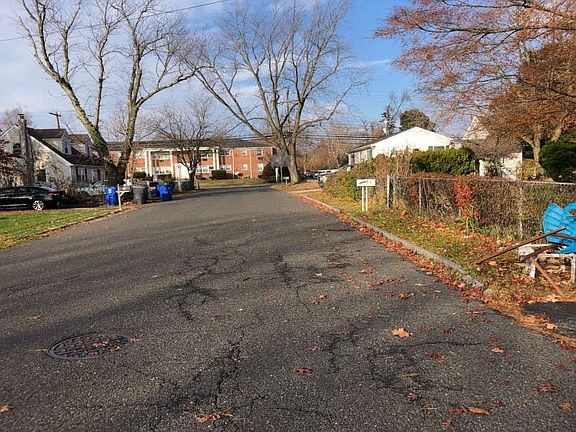 5th image of 928 Wright Ave