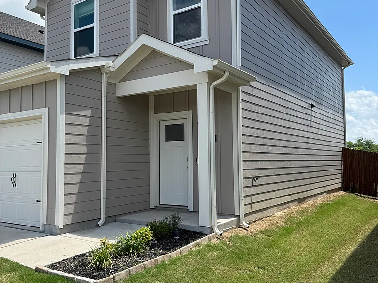 Front of House: Right Side