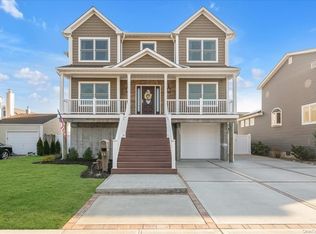 12 Irving Rd, Amity Harbor, NY 11701