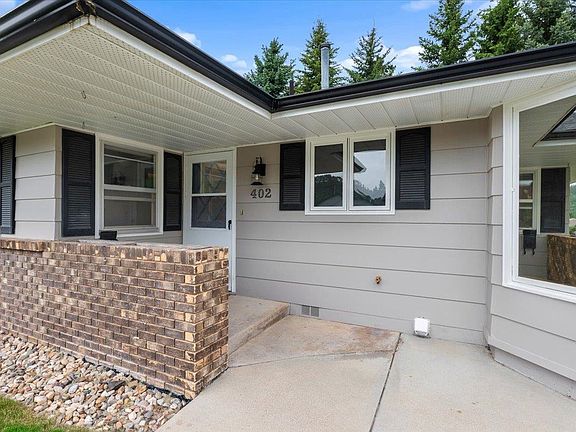 4th image of 402 Sunset Rd