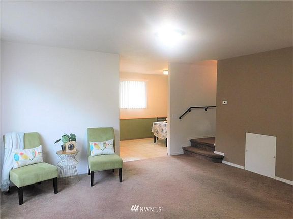 3rd image of 511 W Wyandotte Ave