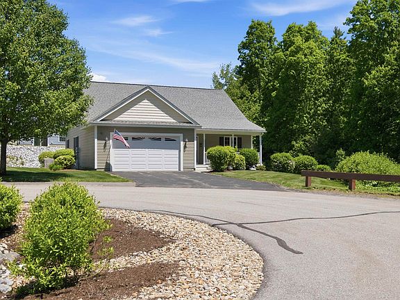 3rd image of 12 Thorn Hill Road #12