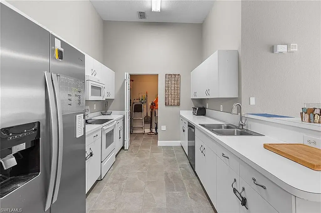 3 bed, 1260 sqft, $2,200 — Photo 4