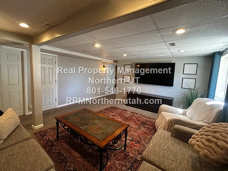 703 W 2175 N — Photo 28