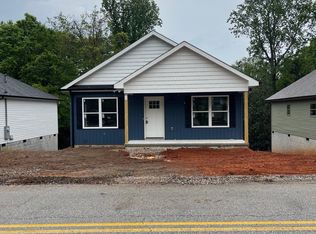 363 W Outer Dr, Oak Ridge, TN 37830