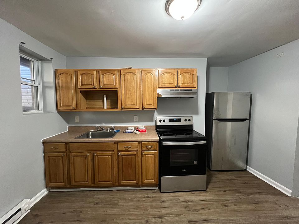 1st image of 366 Forrest St #1R