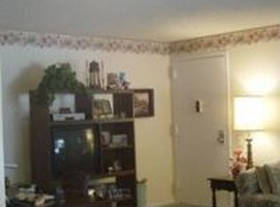 1749 Edgewood Hill Cir APT 101, Hagerstown, MD 21740