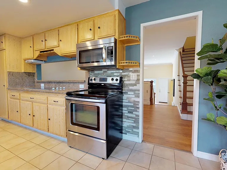 2112 Warfield Ave #5 — Photo 6