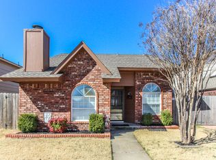 2117 Parkview Dr, Moore, OK 73170
