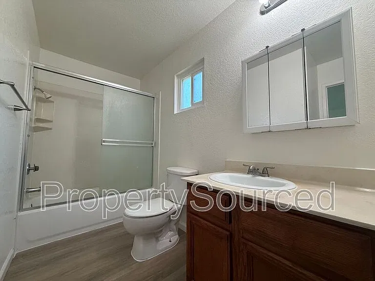 1462 Snyder St — Photo 19
