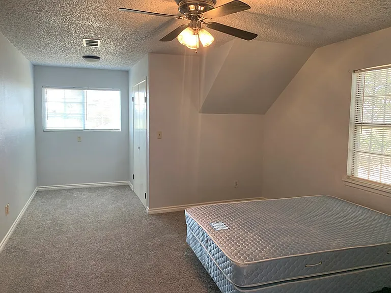 984 E Schirra Dr — Photo 18