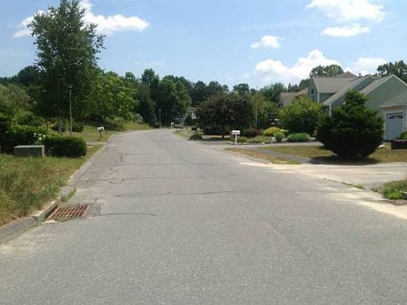 2nd image of 12 Heritage Ln