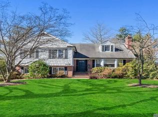 48 Washington Ave, Garden City, NY 11530
