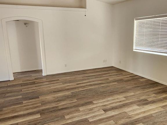 4th image of 3355 Suzie Ln