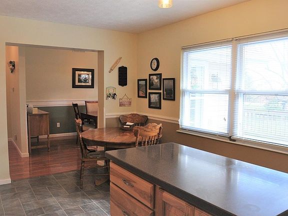 3rd image of 113 Oriole St