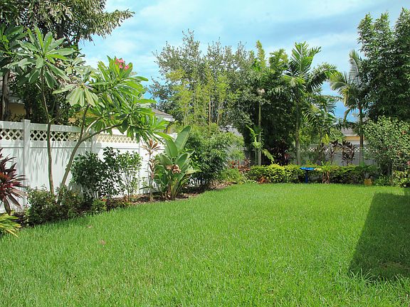 4th image of 10658 SW Westlawn Blvd