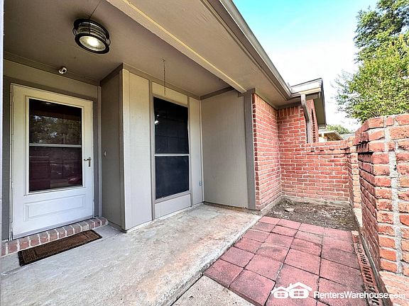4th image of 1322 Valley Landing Dr