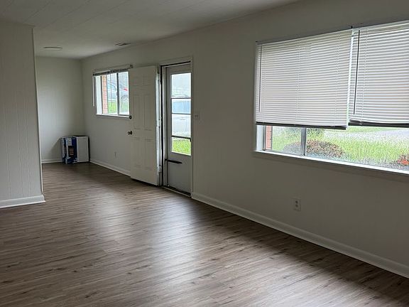 3rd image of 365 Weaverville Rd APT 2