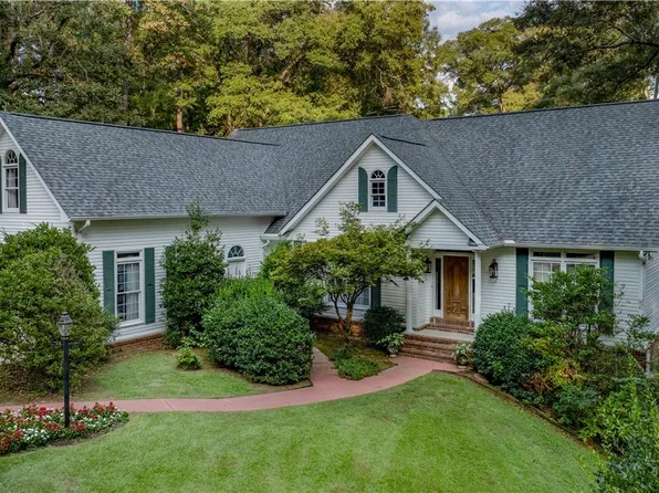 4521 Northwood Lake Dr W, Northport, AL 35473