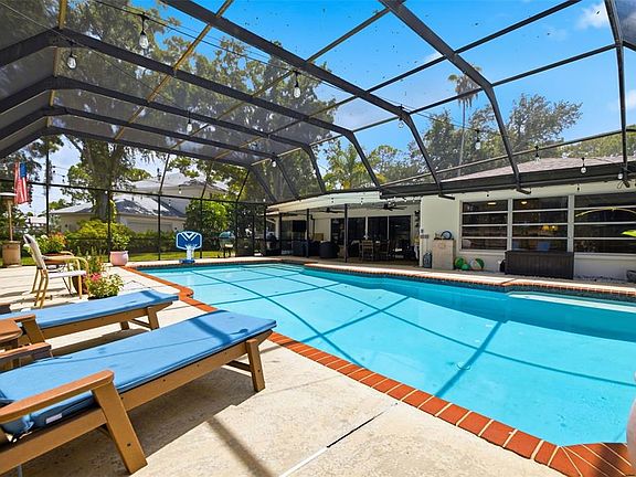 4th image of 747 SABAL COURT S