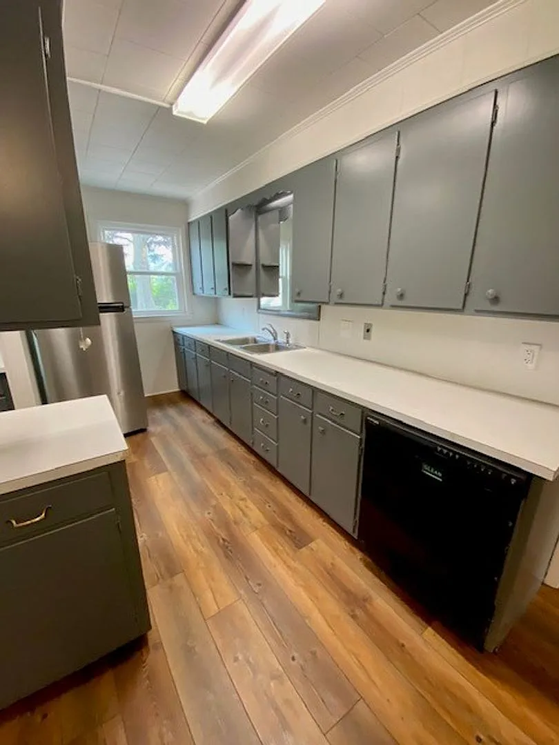3 Bedroom Home on Large Lot! — Photo 3