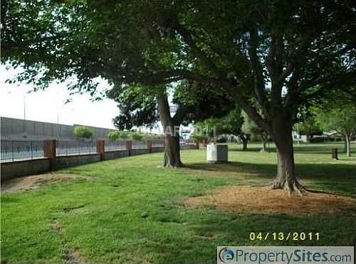 4th image of 134 Greenbriar Townhouse Way