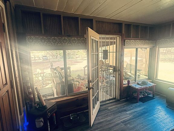 4th image of 8 Whitewater Ln