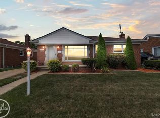 25585 Ronald St, Roseville, MI 48066