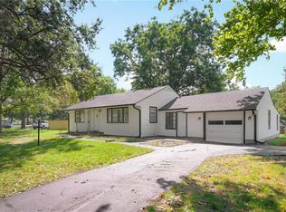 412 NW Donovan Rd #A, Lees Summit, MO 64063