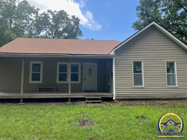 803 Ellinwood St, Osage City, KS 66523