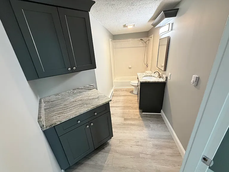 28 King St #2 — Photo 8