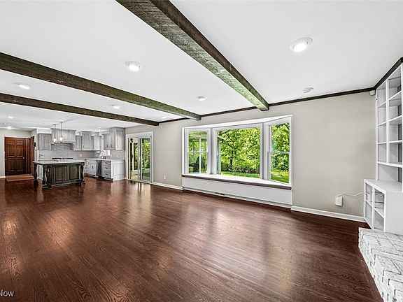 5th image of 7500 Lascala Dr
