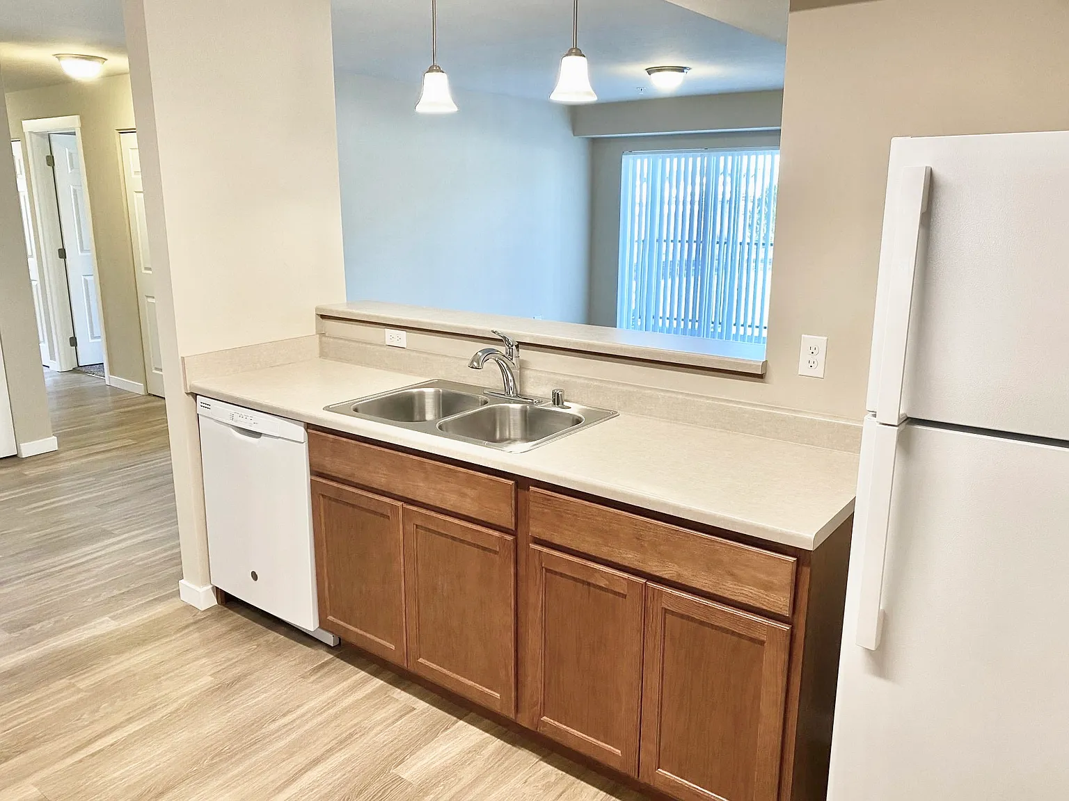 3 bed, 1128 sqft, $1,650 — Photo 2