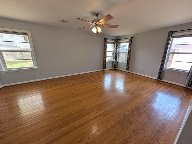 5306 Briarbend Dr — Photo 10