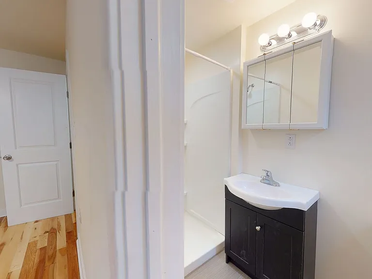Sherwood Court Apartments — Photo 16