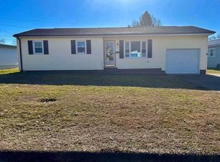 516 Douglas Ave, Ravenswood, WV 26164