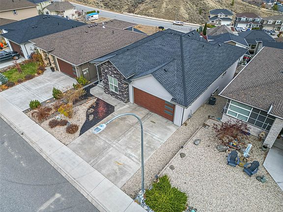 2nd image of 2064 Saddleback Dr