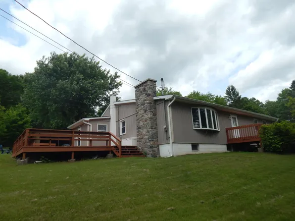 3277 State St, White Haven, PA 18661