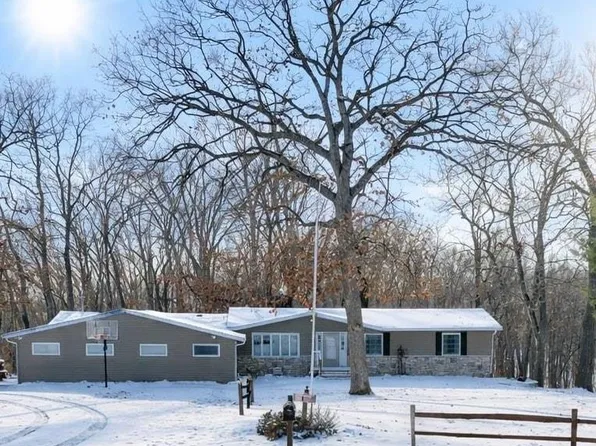 1129 164th St, Castalia, IA 52133