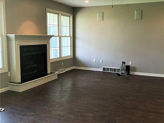 5th image of 662 Bricker Farms Ln