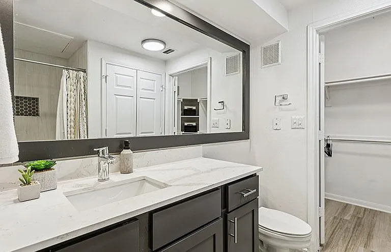 NEO at Midtown Apartments — Photo 10